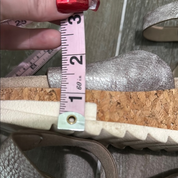 Pierre Dumas Women's Sandals in Metallic Silver and Cream - Picture 10 of 10